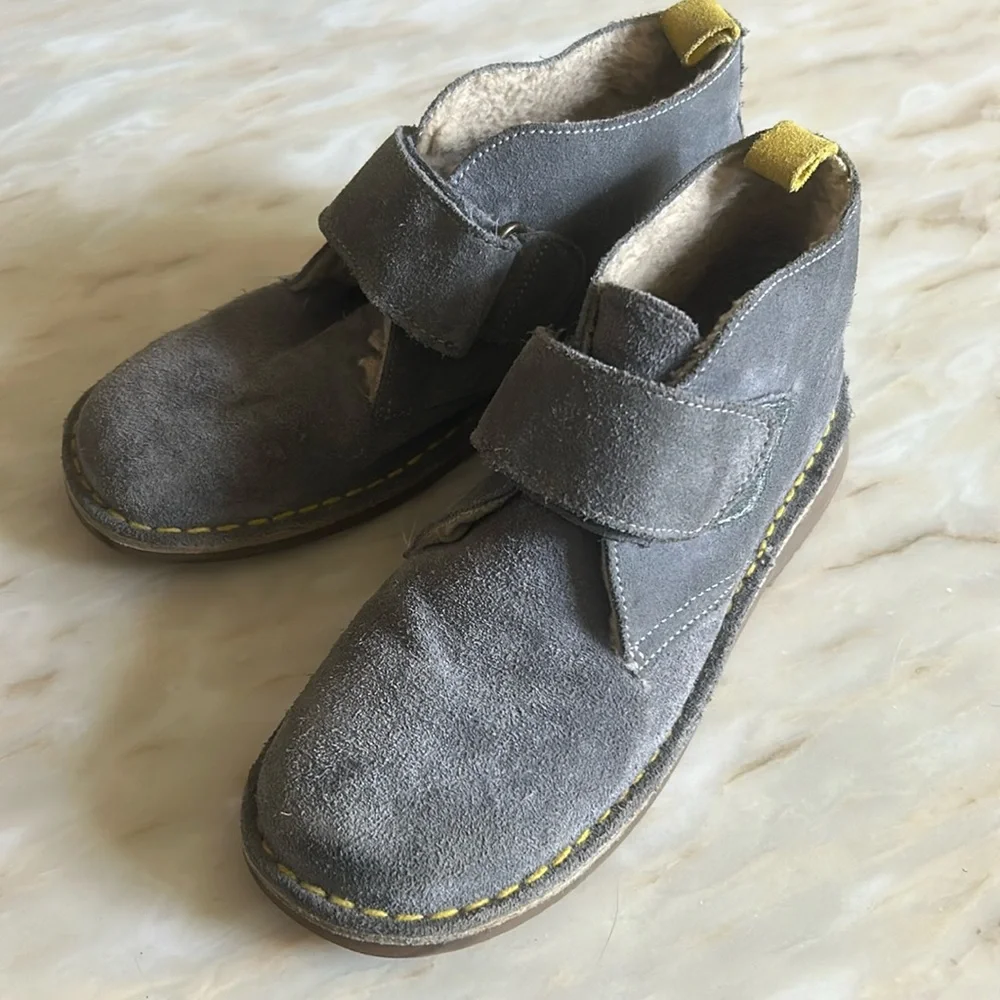 Mini Boden‎ Big Boys Gray Velcro Faux Fur Lined Suede Boots Size 35 (US 4-4.5)